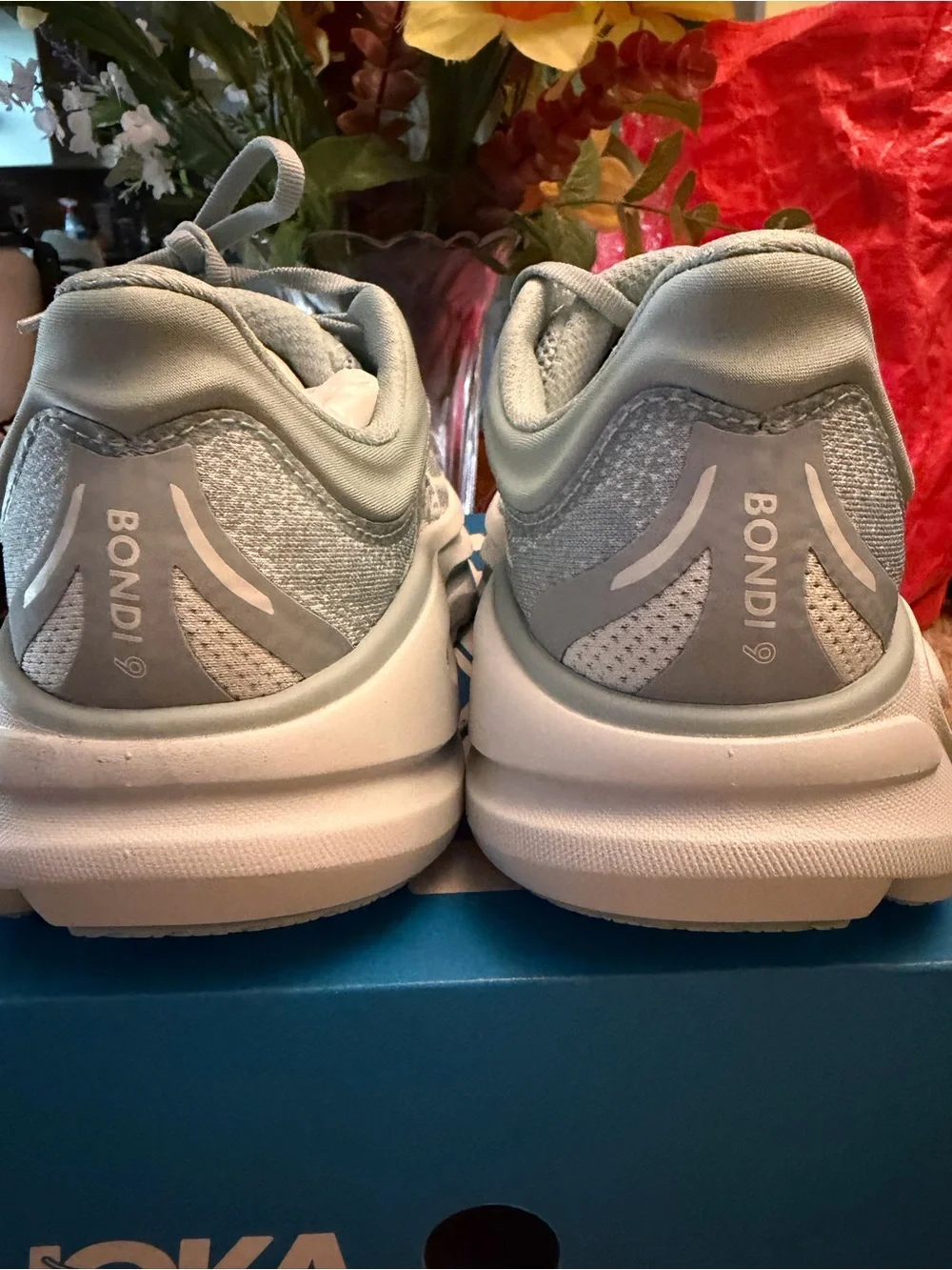HOKA Women's Bondi 9 sz 6 woman new in box $175 plus tax sneakers!!!